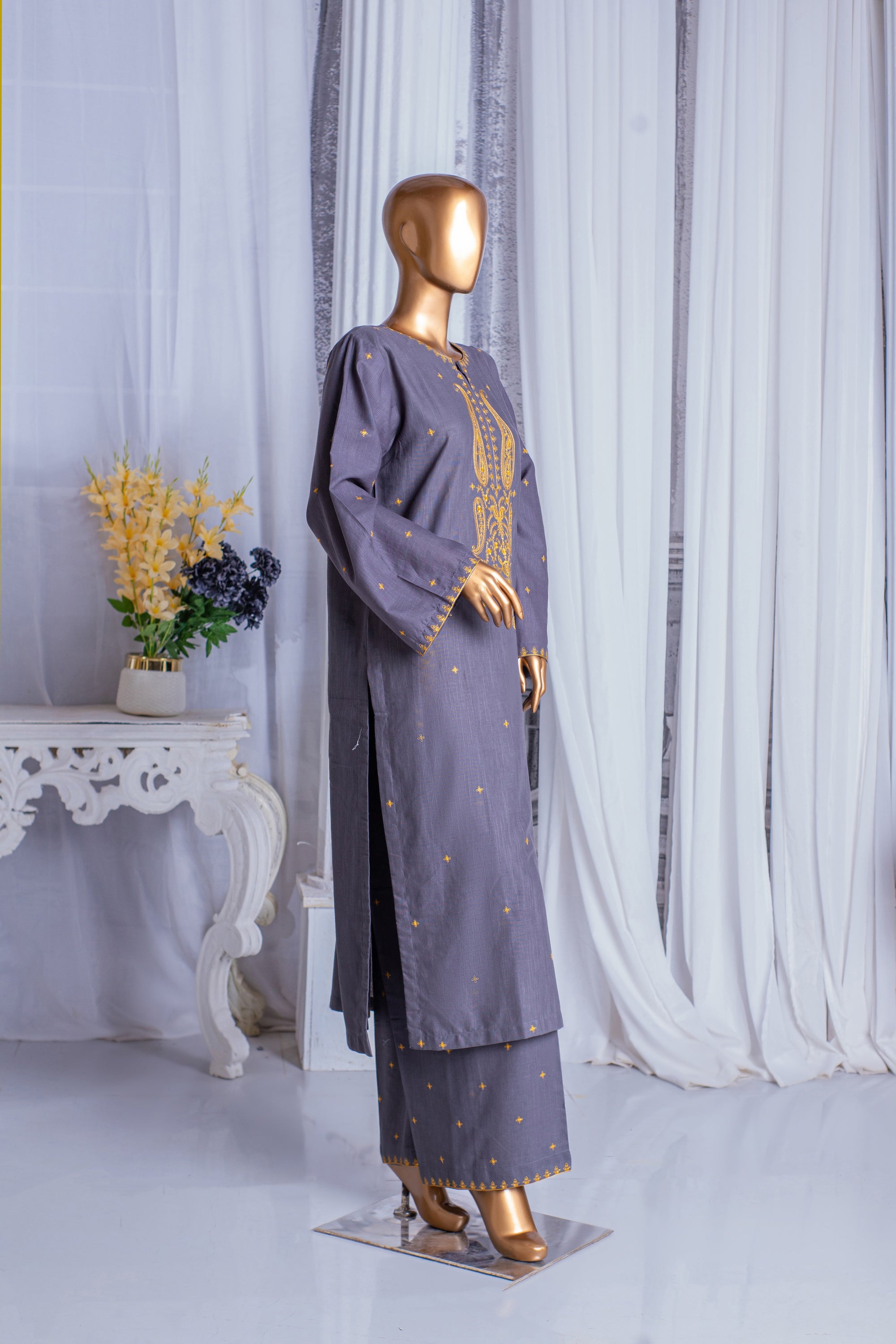 Sahar – Khaddar 2-Piece Embroidered Suit (Purplish Grey)