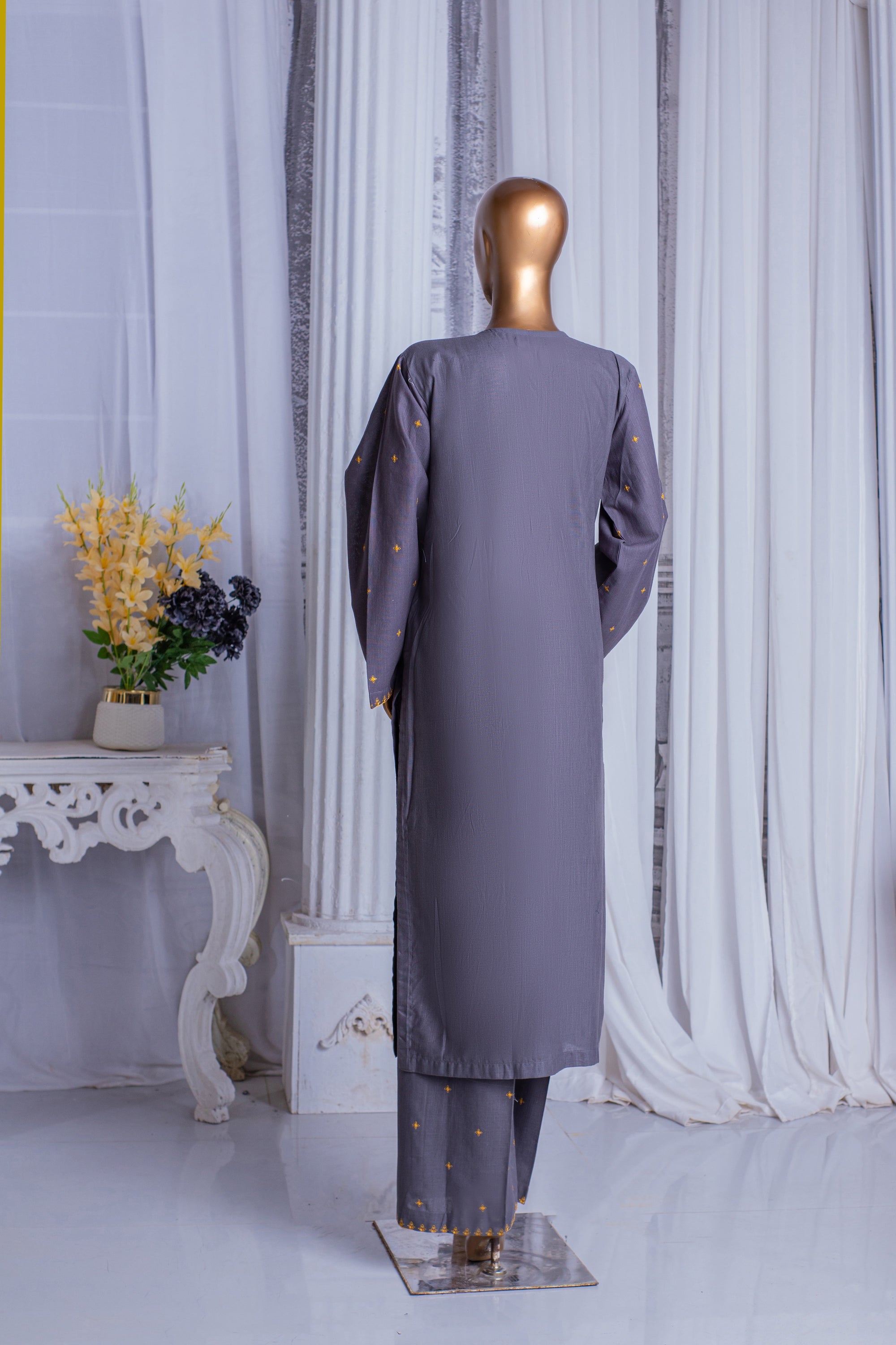 Sahar – Khaddar 2-Piece Embroidered Suit (Purplish Grey)