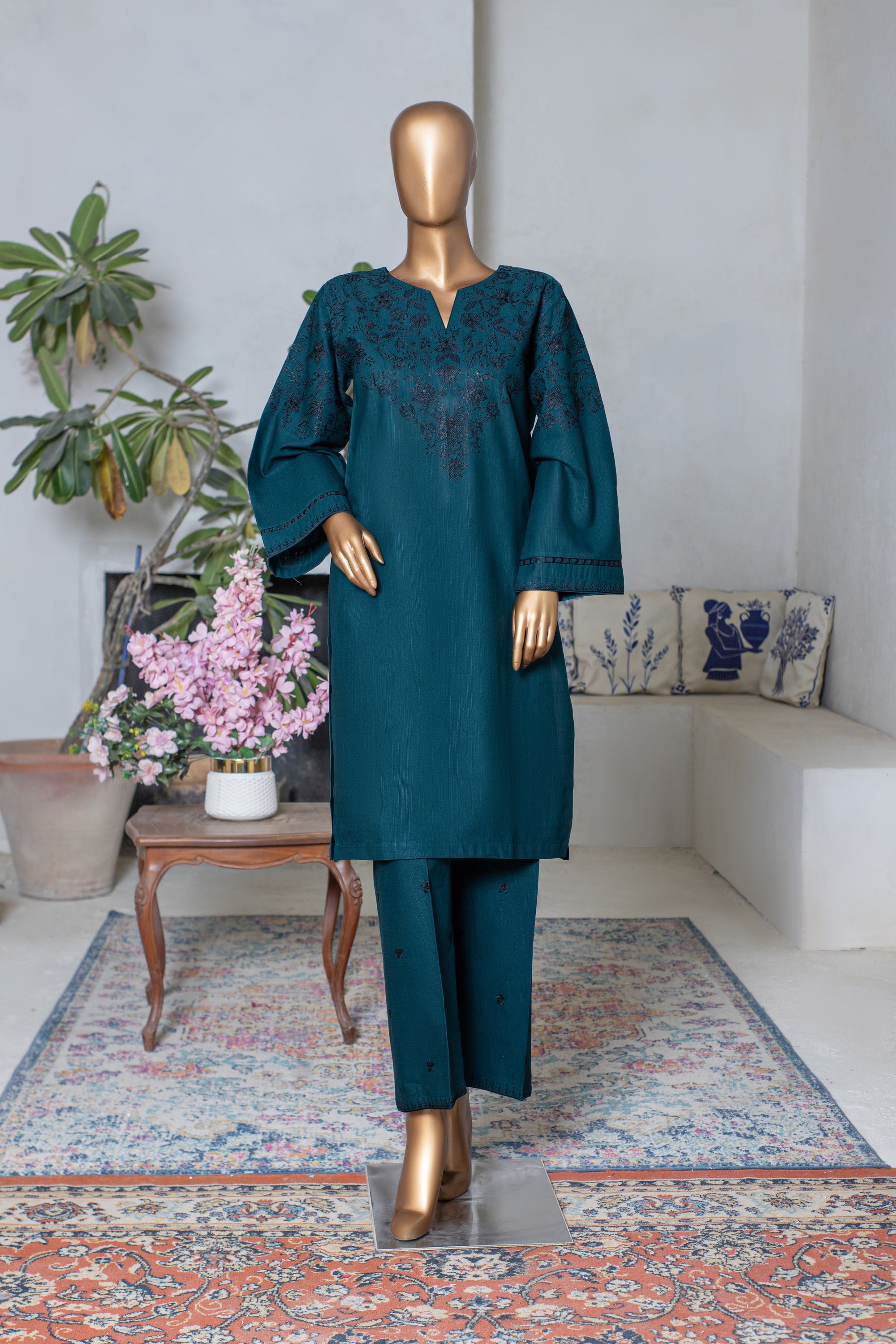 Ranya – Khaddar 2-Piece Embroidered Suit (Bottle Green)