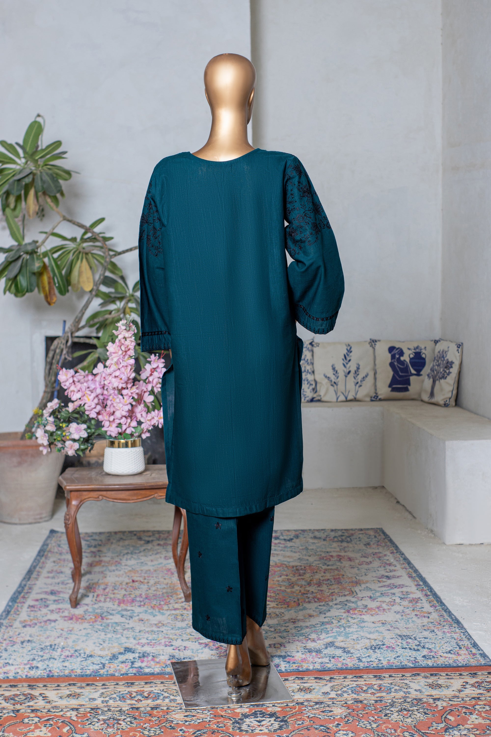 Ranya – Khaddar 2-Piece Embroidered Suit (Bottle Green)