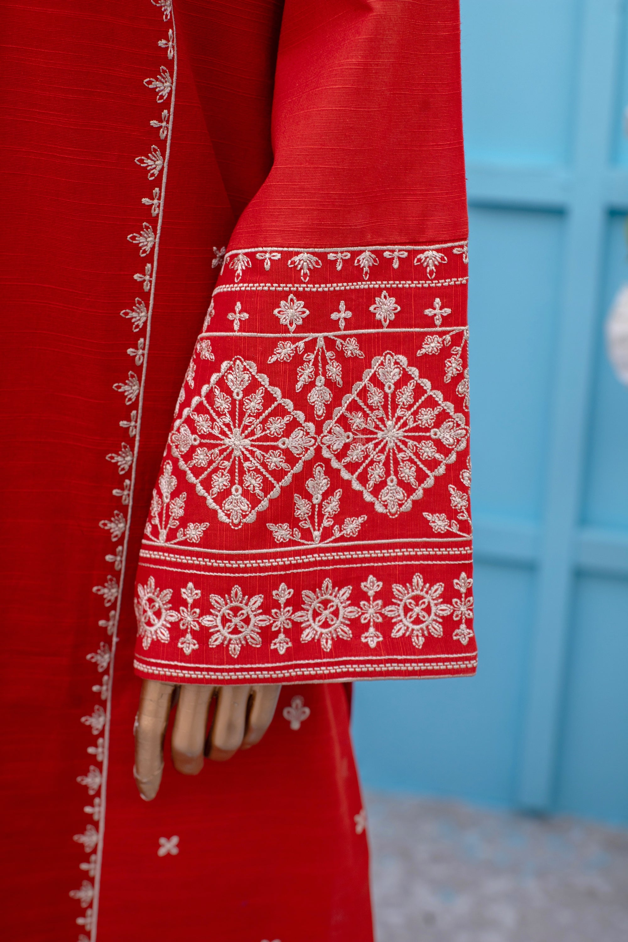 Ameera – Khaddar 2-Piece Embroidered Suit (Red)