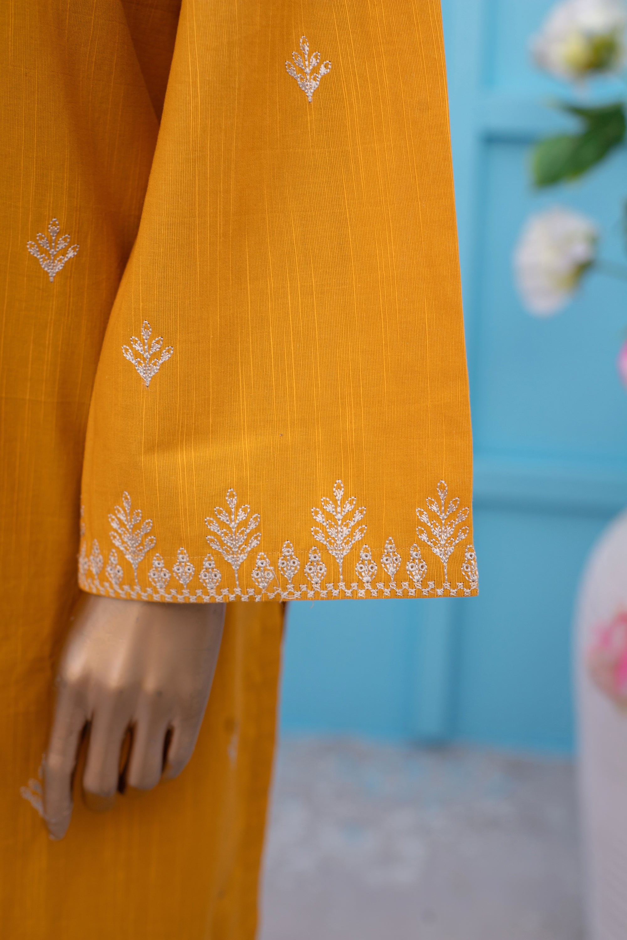 Kiran – Khaddar 2-Piece Embroidered Suit (Yellow)