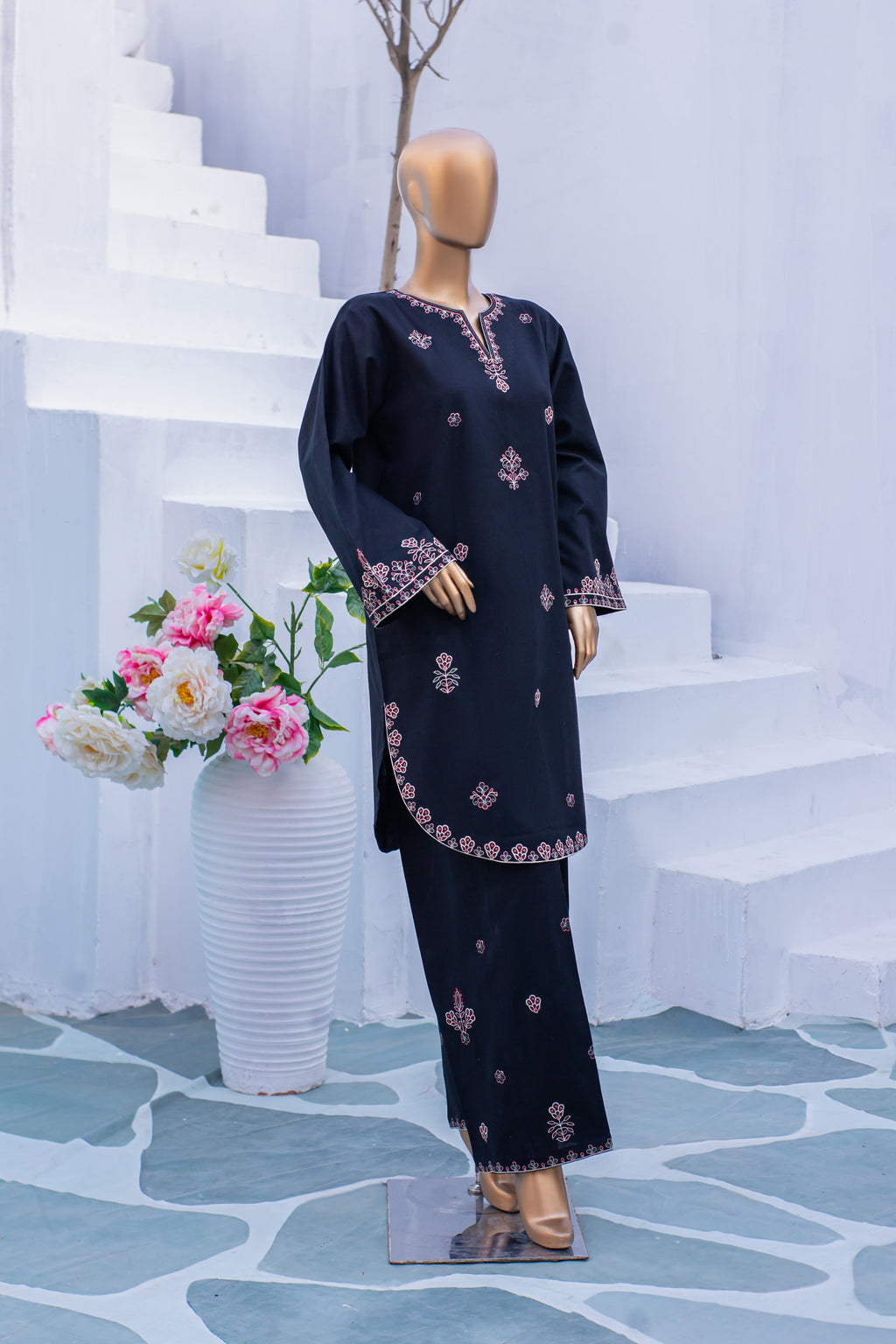 Safiya – Khaddar 2-Piece Embroidered Suit (Blue)