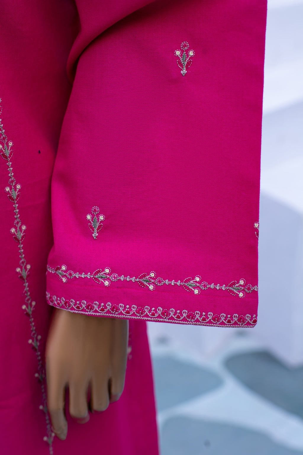 Sitara – Khaddar 2-Piece Embroidered Suit (Shocking Pink)